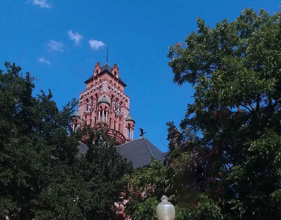 photo of ellis county courthouse
