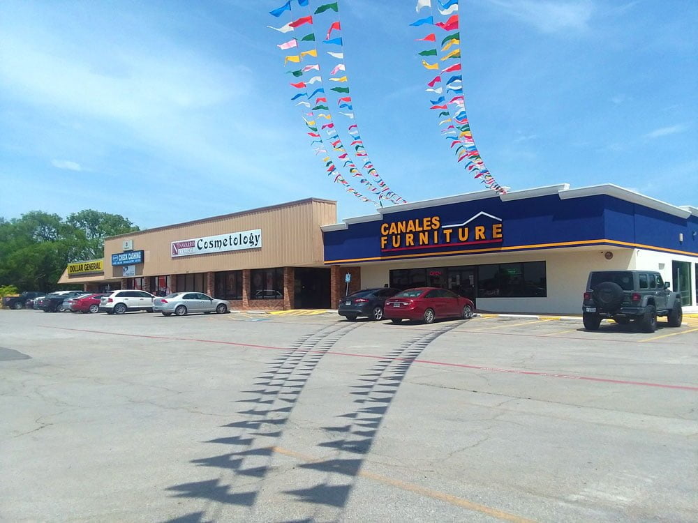 Photo of Gibson store building in Waxahachie Texas