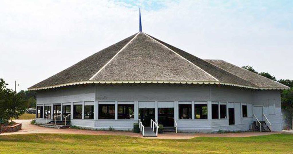 photo of chautauqua auditorium in waxahachie texas