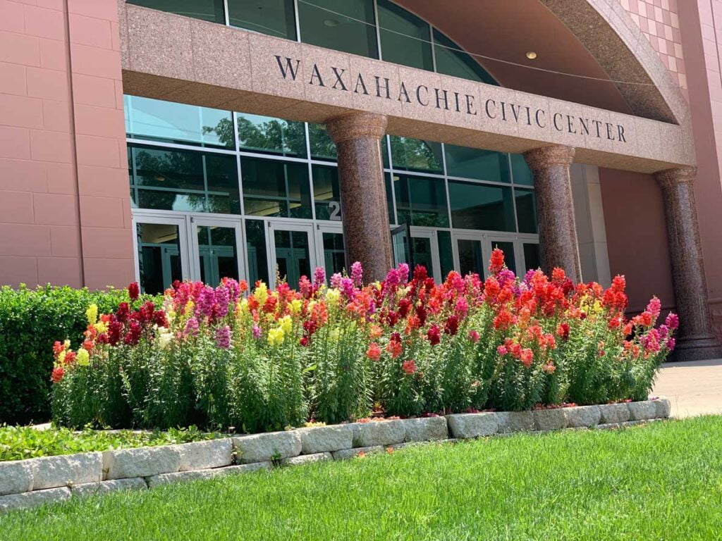 Photo of entrance of the Waxahachie Texas Civic Center