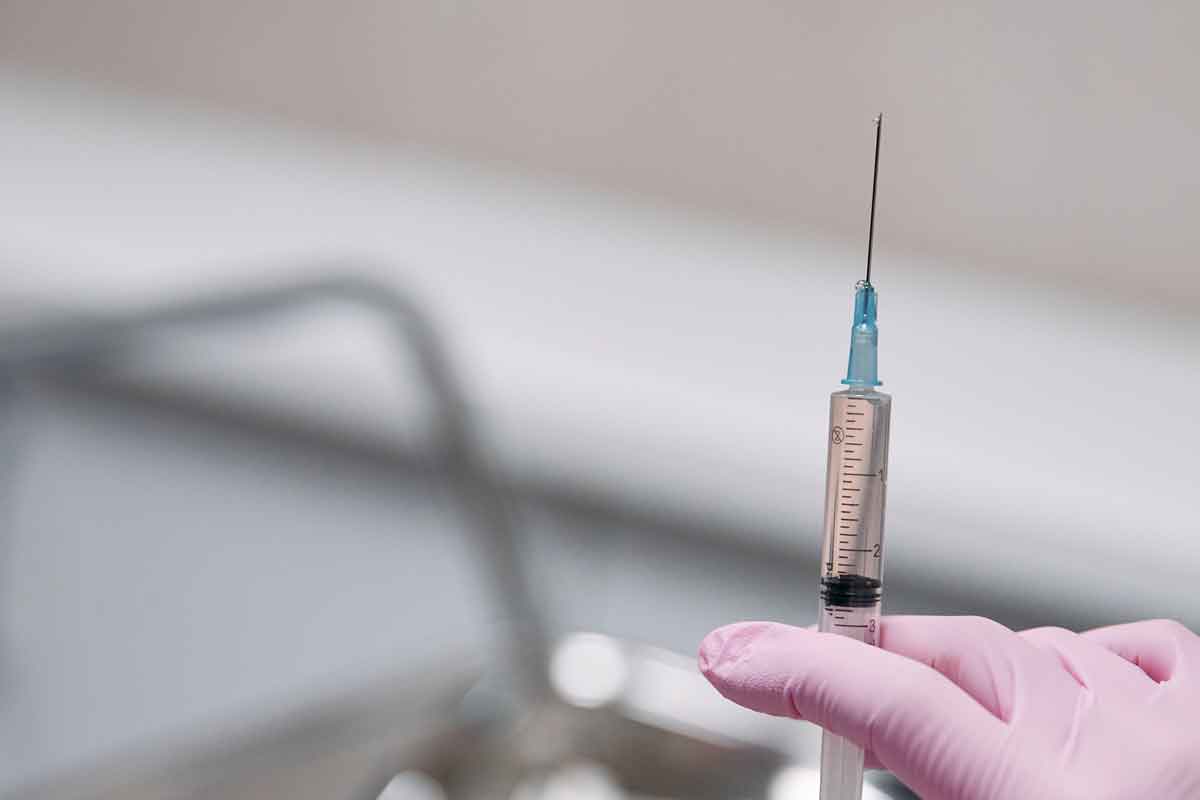 Monoclonal antibody treatment syringe