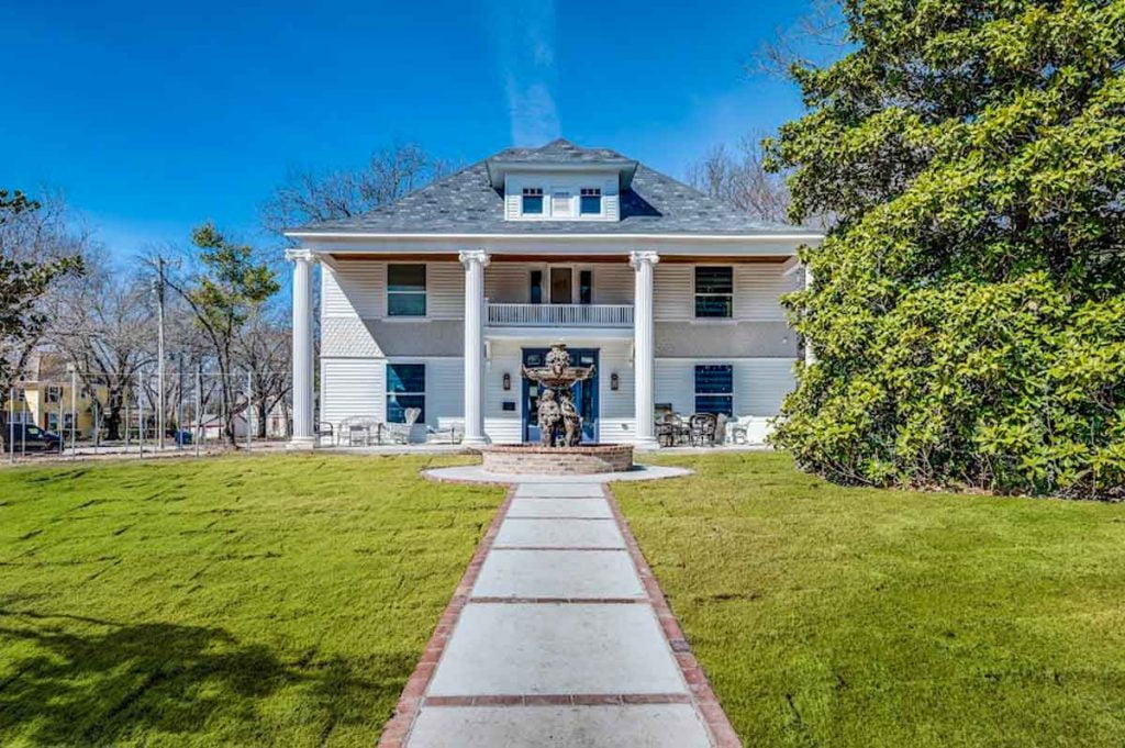 The Poarch Home at 103 East University Avenue in Waxahachie Texas