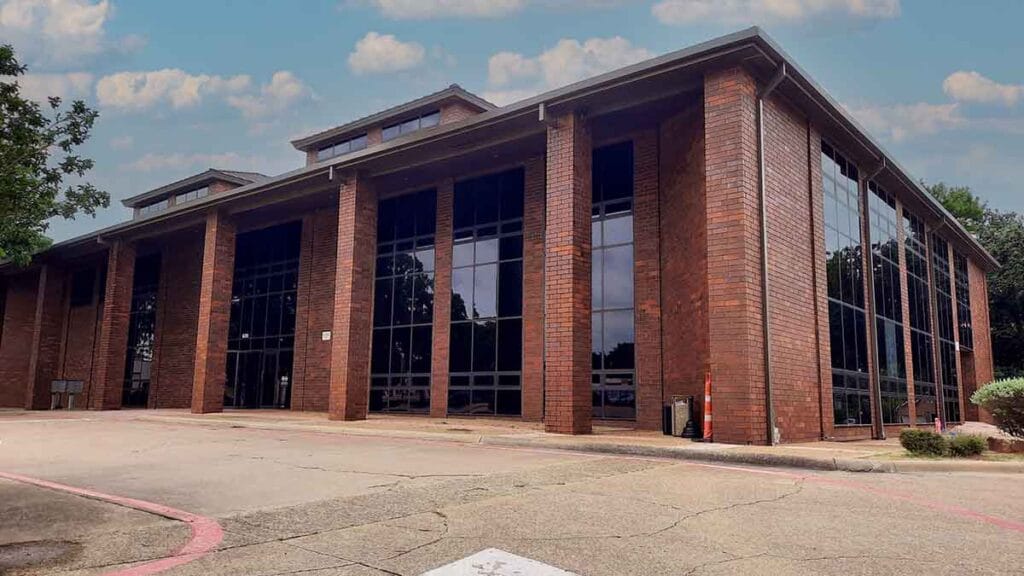 Comerica Bank building at 820 Ferris Avenue in Waxahachie Texas is closed